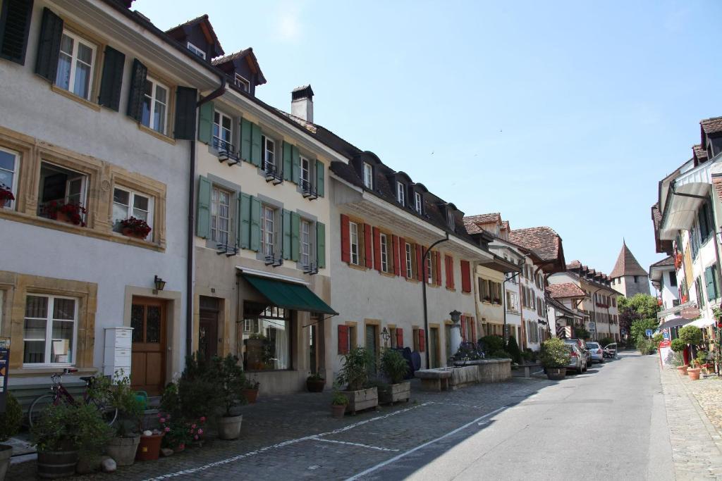 The Old Town Flat Apartamento Murten Quarto foto